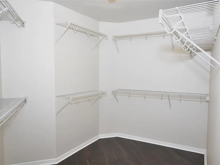 4717 Foster Hill Ct — Photo 18