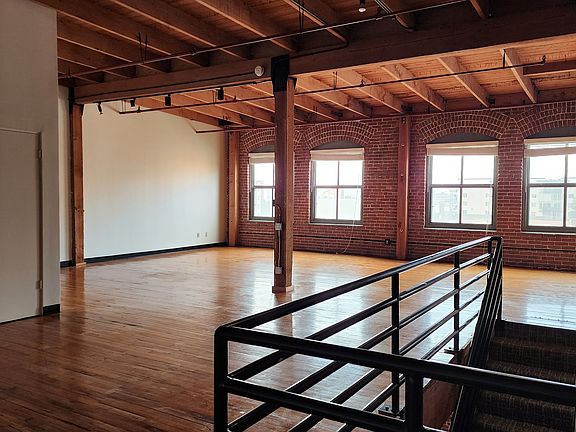 4th image of 923 E 3rd St Suite 303