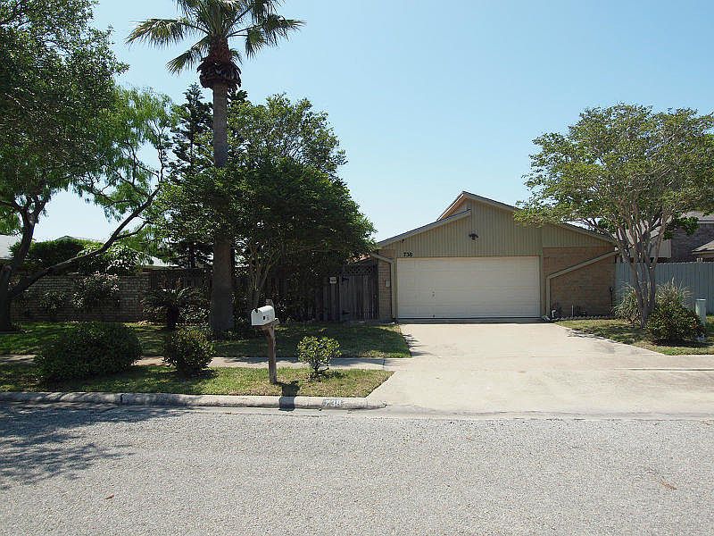 1st image of 738 Oriole St