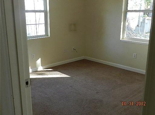 4th image of 700 Beverly Dr