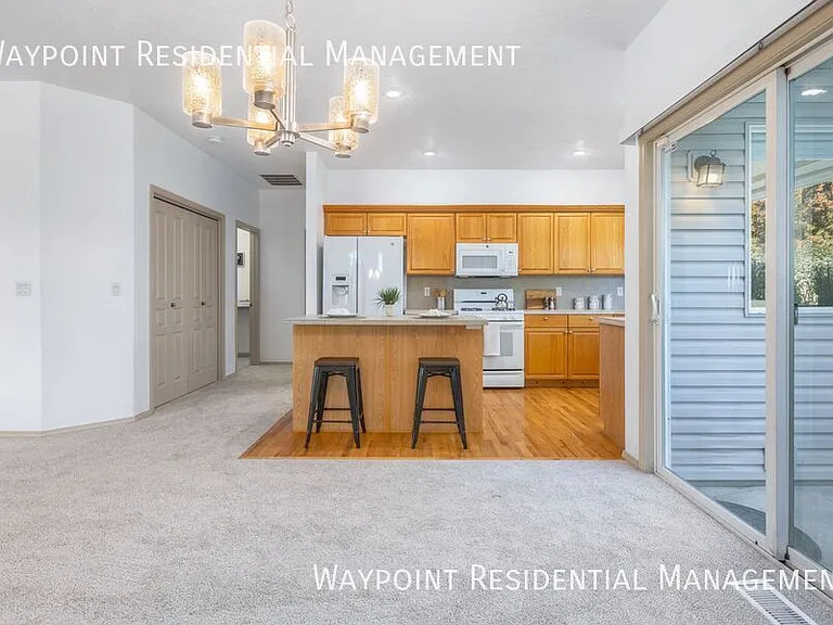 9640 W Sleepy Hollow Ln — Photo 13