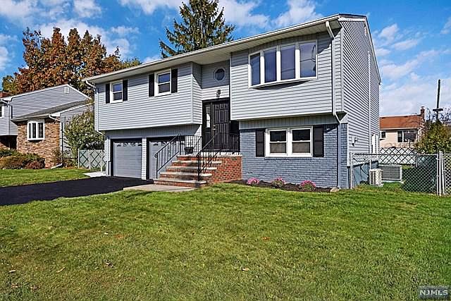 1st image of 135 Helm Ave