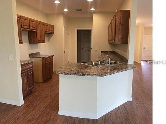 3rd image of 1621 Town Park Ct