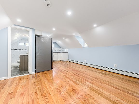 3rd image of 1101 E 100th St Floor 2