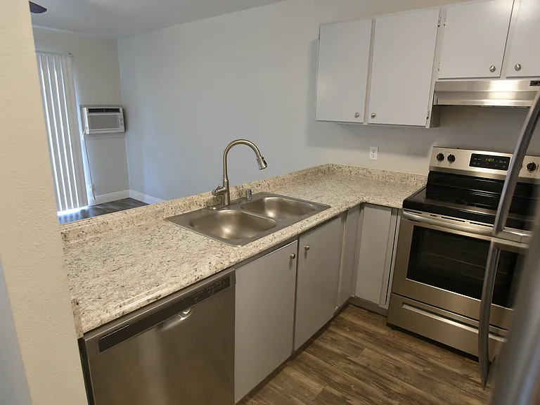 Sunset Terrace — Photo 25