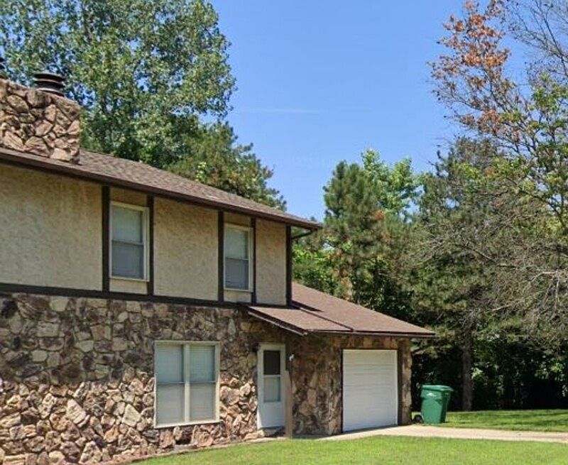 2nd image of 603 Ganim Dr