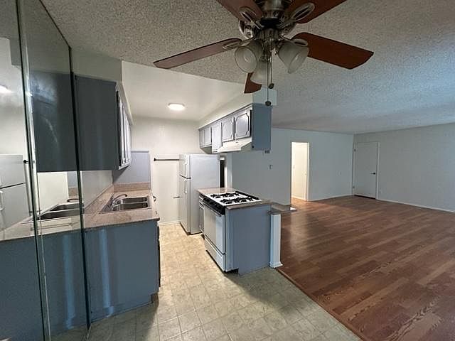 Kitchen Living room