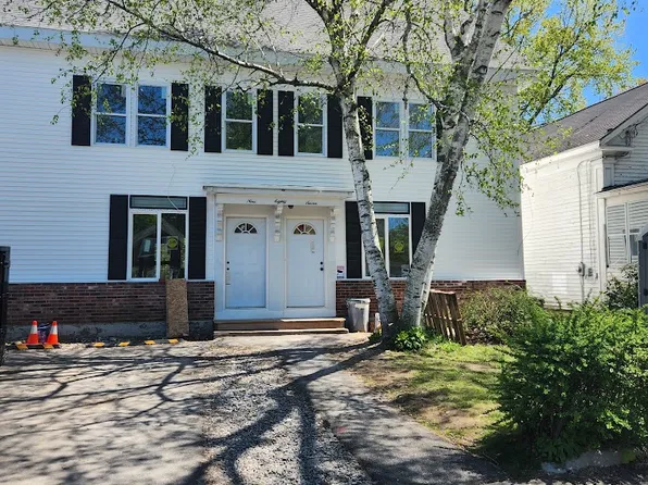 89 4th Ave, Lowell, MA 01854