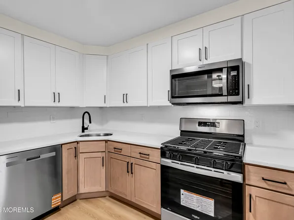 104 Dundee Court, Aberdeen, NJ 07747