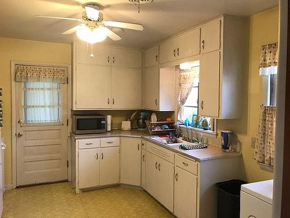 4th image of 2310 W 9th Ave