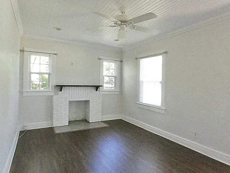 2115 N 12th Ave — Photo 3