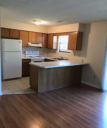 4th image of 9109 Cedarpark Ln APT C