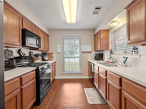 4th image of 3806 Stony Creek Ln