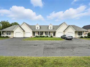 5 Astor Ridge Dr APT D, Amherst, NY 14228