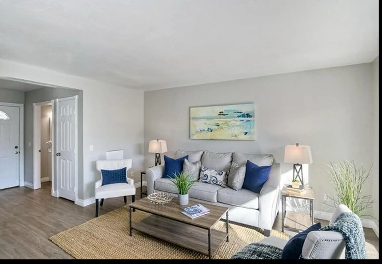 3 bed, 2.5 bath, 1394 sqft, $4,750 — Photo 2