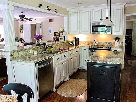 4th image of 1481 Plantation Dr