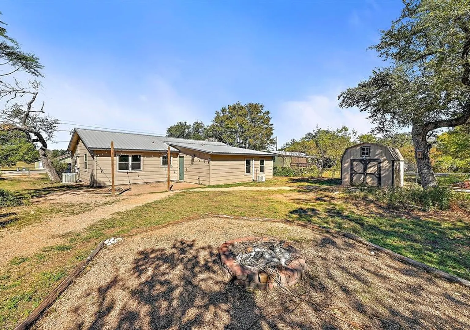 Fantastic 3-Bedroom Home in Bertram — Photo 3