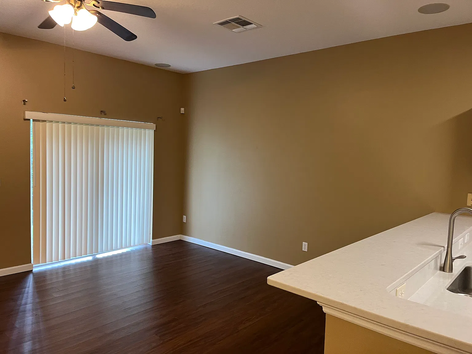 3 bed, 2.5 bath, 1472 sqft, $2,200 — Photo 4