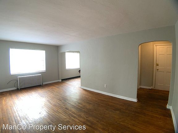 4th image of 420 W Parkwood Dr #7