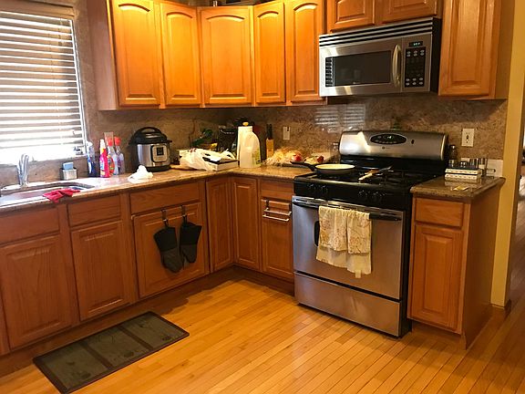 4th image of 307 Bement Ave
