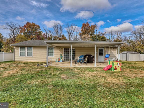 4th image of 62 Indian Creek Dr