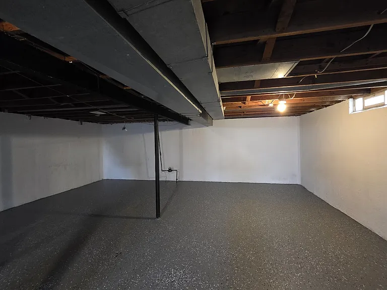 22649 Frisbee St — Photo 13