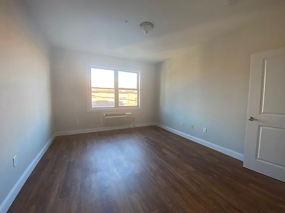 5th image of 554 55th St APT 302