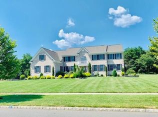 17 Summit Dr, East Brunswick, NJ 08816