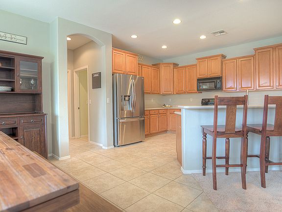5th image of 1290 E Redwood Dr