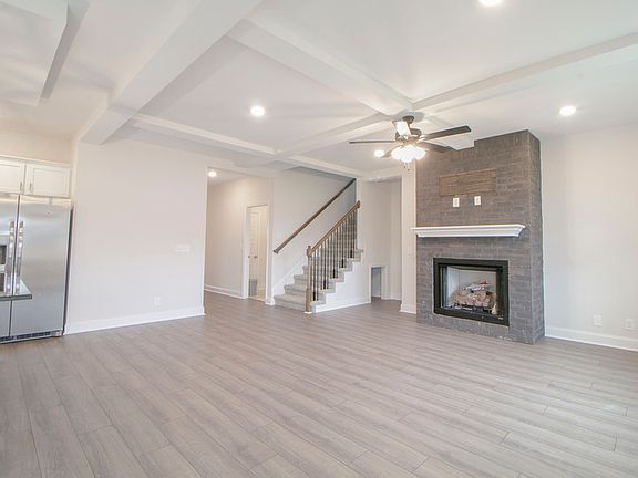 3rd image of 190 Monaghan Dr