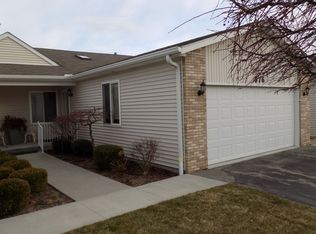 876 Crystal Ln, Marysville, MI