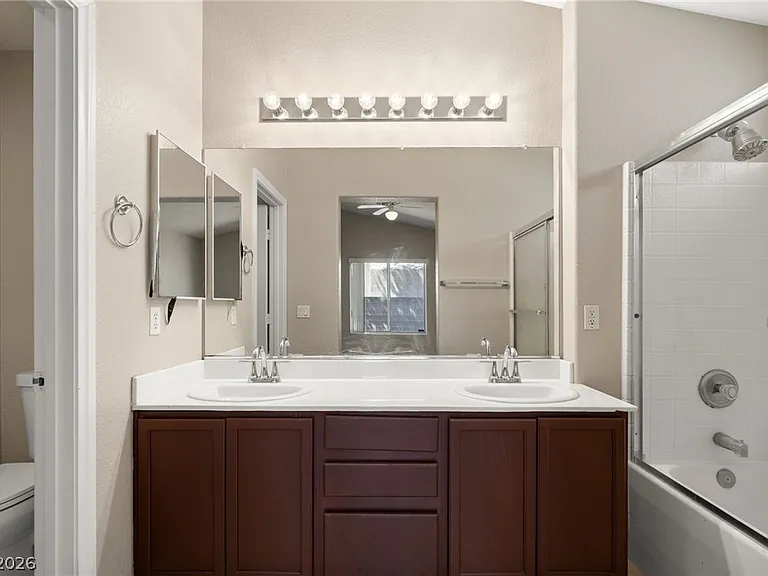 6012 Soft Springs Ave — Photo 9