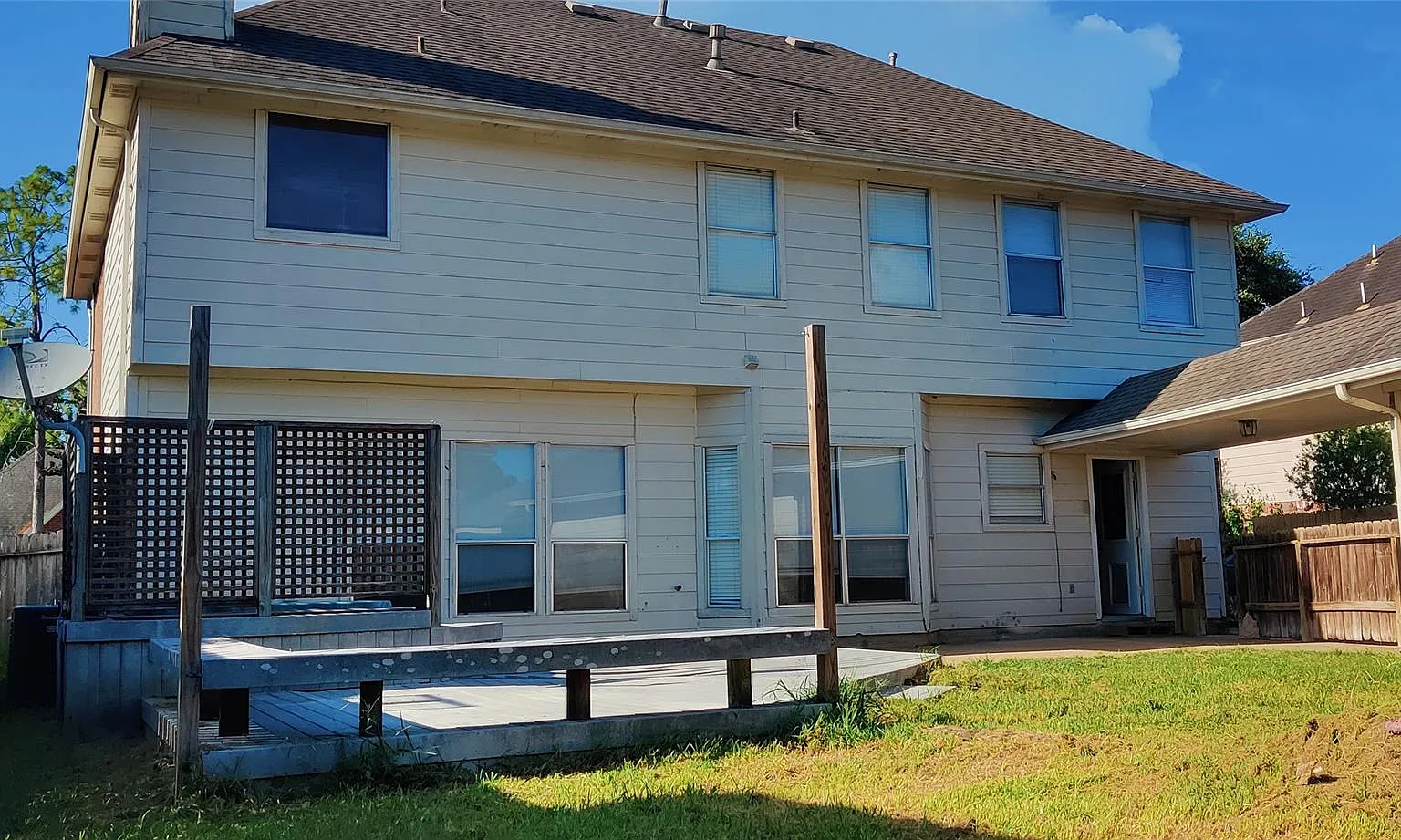 3 bed, 2.5 bath, 2700 sqft, $2,450 — Photo 2
