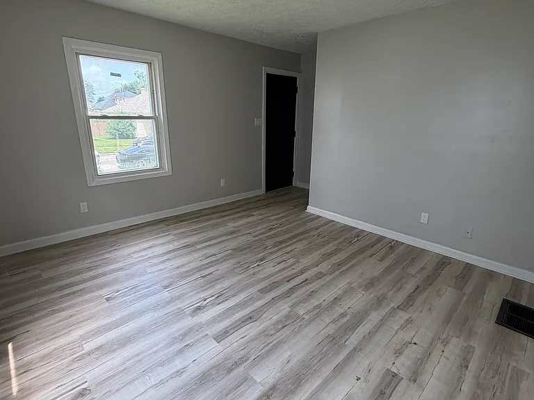 710 N Purdum St #710 — Photo 2
