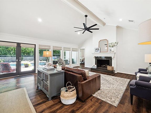 3rd image of 2414 Twin Grove Drive
