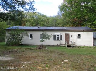 76 Pettis Rd, Gansevoort, NY 12831