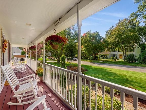 3rd image of 301 Mulberry Dr