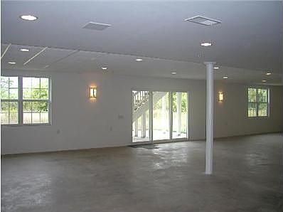 5th image of 14072 Redmond Dr