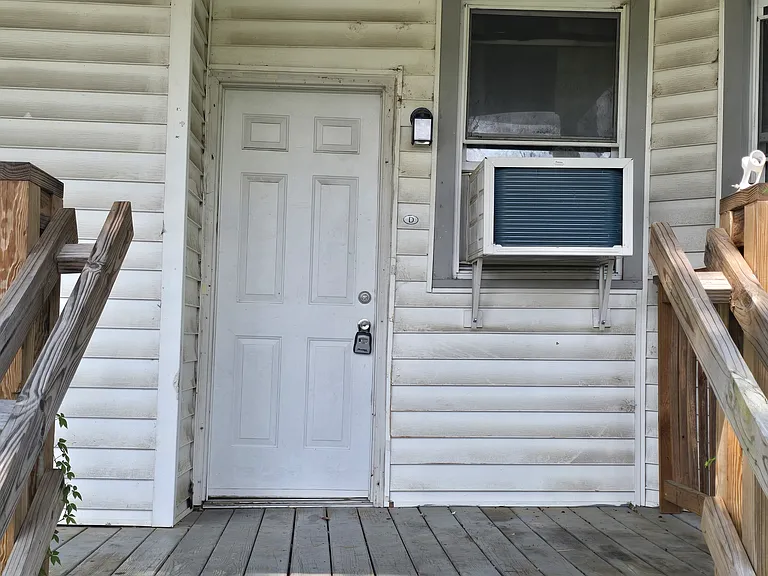 130 Hatton St #4 — Photo 3