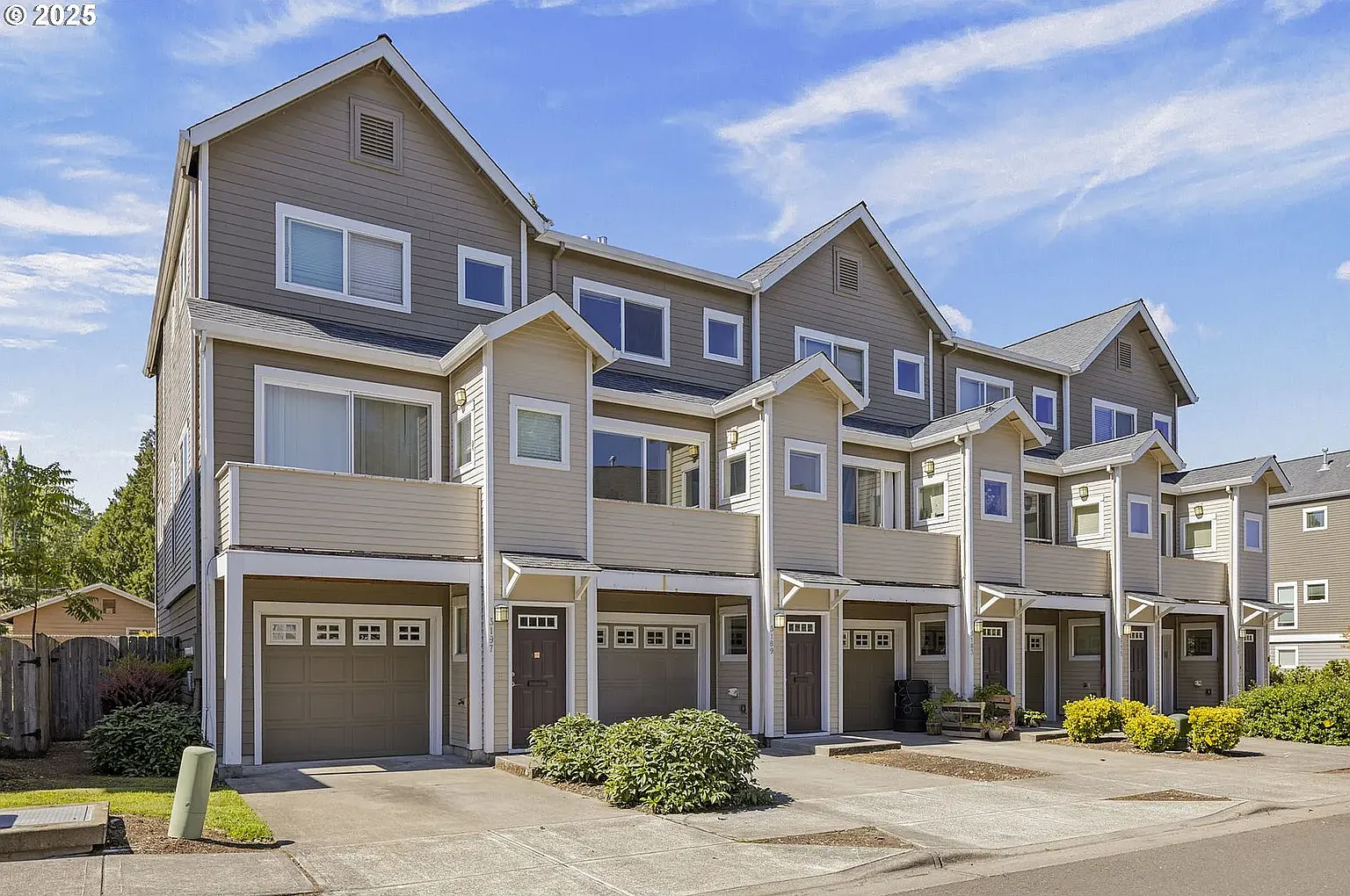 3 bed, 1336 sqft, $2,395 — Photo 1