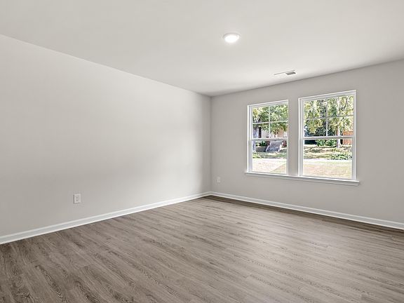 4th image of 306 Elm St