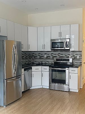 4th image of 308 W 48th St #2