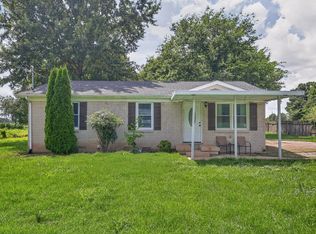102 Lakeside Dr, Columbia, TN 38401