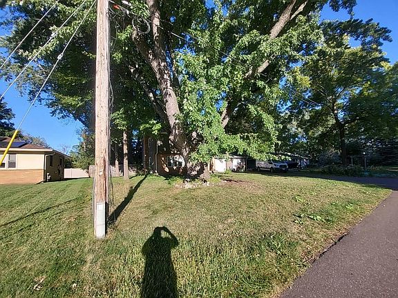3rd image of 917 Arbor Ave