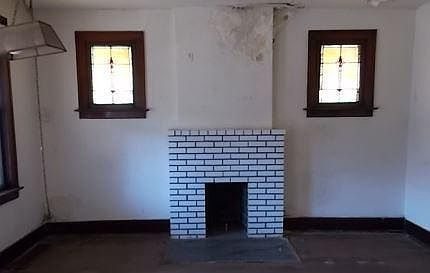 2nd image of 4751 Lee Ave