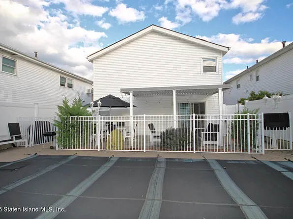 90 Levit Avenue image 23 of 36