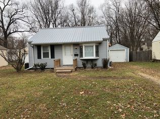 1103 W Crestwood Dr, Peoria, IL 61614
