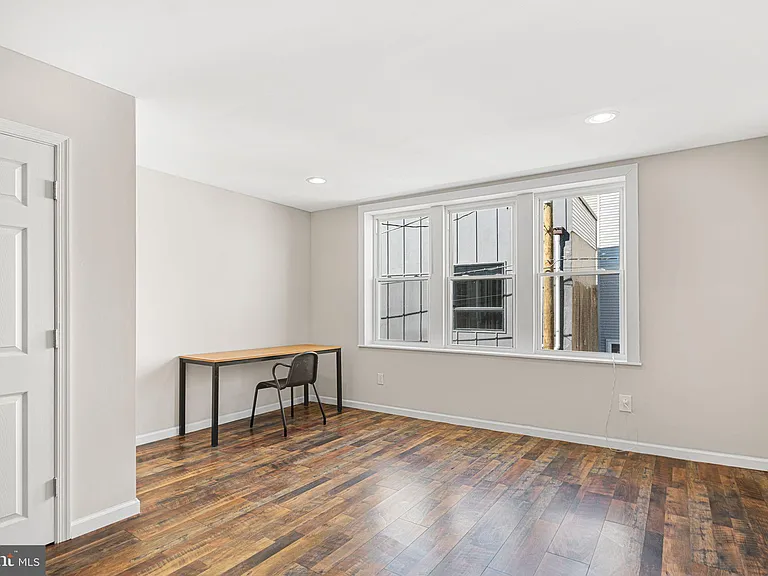 1152 S 15th St — Photo 17