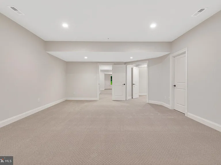 6707 Wemberly Way — Photo 71