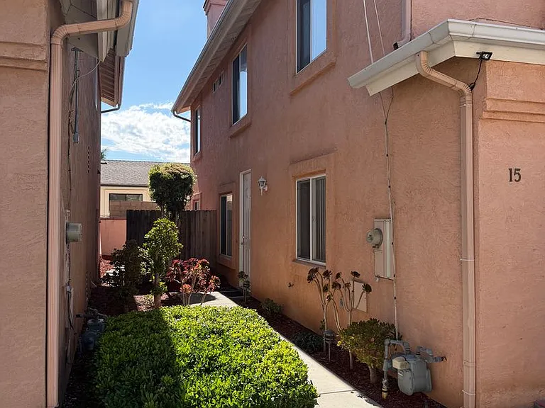 547 Hart Dr #15 — Photo 8